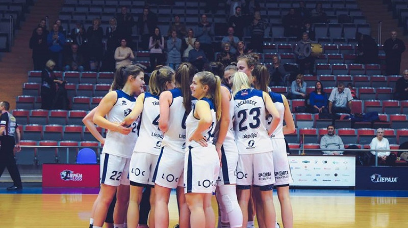 Liepājas basketbolistes: viena uzvara līdz Latvijas pusfinālam. Foto: Ģirts Gertsons