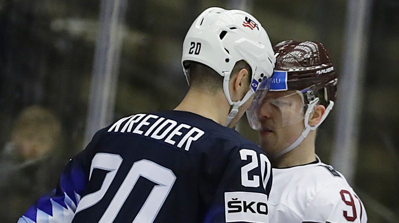 Kriss Kraiders pret Ronaldu Ķēniņu. Foto: Reuters/Scanpix