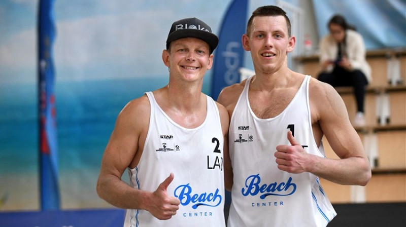 Toms Šmēdiņš un Haralds Regža. Foto: FIVB