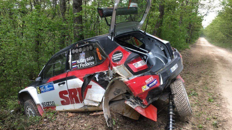 Grjazina auto pēc avārijas. Foto: No sportistu privātā arhīva