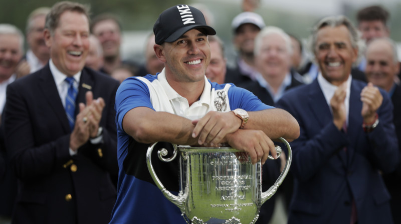 Brukss Kepka ar otro "PGA Championshp" kausu. Foto: AFP/Scanpix