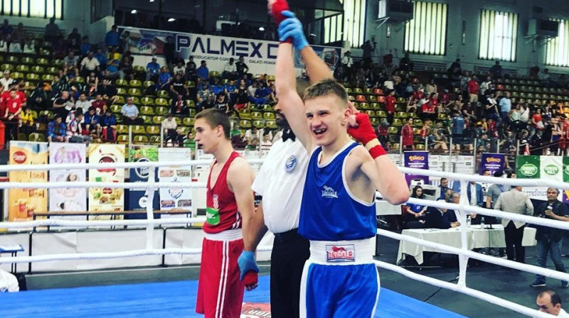 Matvejs Prokudins pēc uzvaras Eiropas junioru čempionāta otrās kārtas cīņā. Foto: boxer.lv