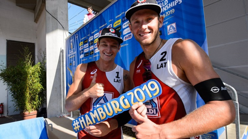 Mārtiņš Pļaviņš un Edgars Točs. Foto: FIVB