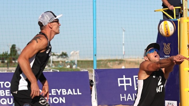 Mārtiņš Pļaviņš un Edgars Točs. Foto: beachvolleyball.ioqt.2019.fivb.com