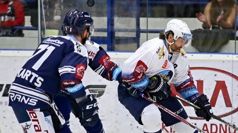 Roberts Bukarts un Jaromīrs Jāgrs. Foto: Josef Poláček / Rytíři Kladno