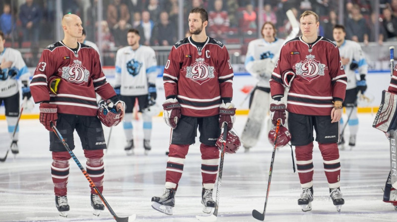 No kreisās: Oskars Bārtulis, Lauris Dārziņš, Andris Džeriņš. Foto: Kaspars Volonts/dinamoriga.lv