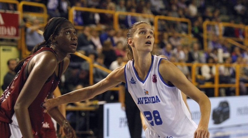 Kristīne Vītola un "Avenida": 2-0 Eiropas kausa F grupā. Foto: FIBA