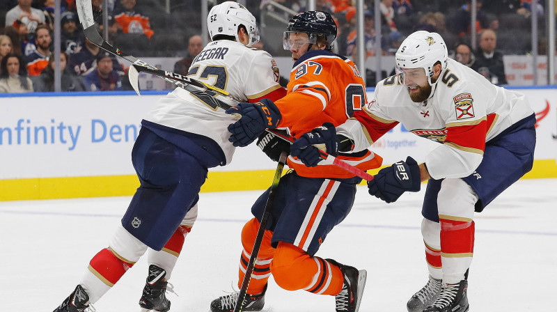 Konors Makdeivids Floridas "Panthers" hokejistu spīlēs. Foto: Perry Nelson/USA Today Sports/Scanpix