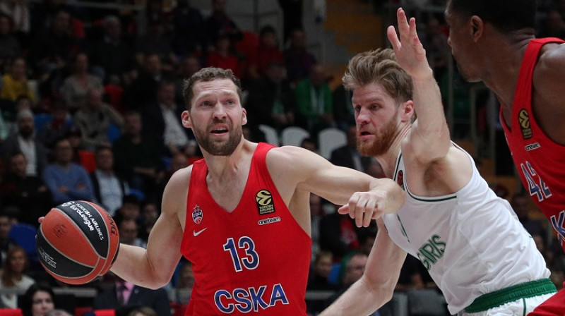 Jānis Strēlnieks 5. decembra spēlē pret Kauņas "Žalgiri". Foto: ITAR TASS/Scanpix