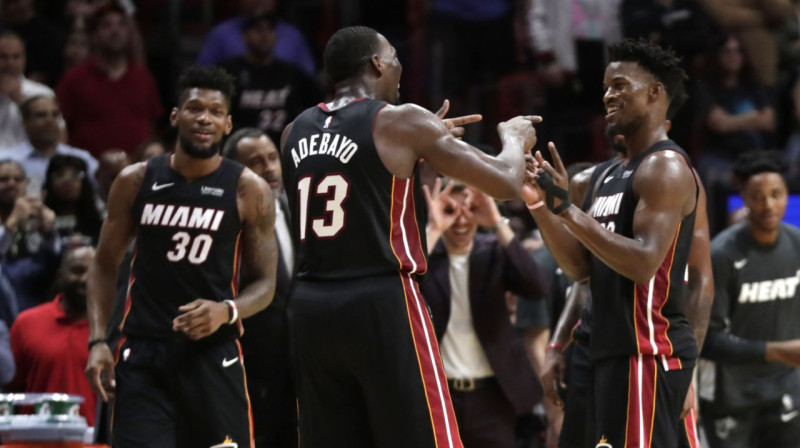 Bems Adebajo un Džimijs Balters. Foto: AP / Scanpix