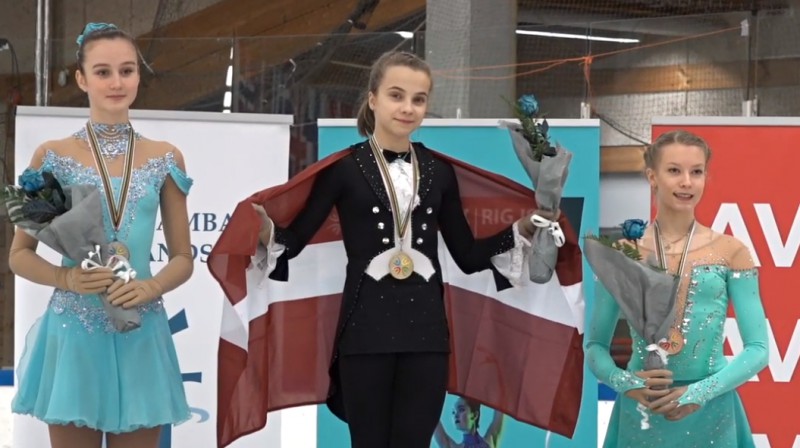 Marija Boļševa triumfē "Reykjavik International Games". Foto: Daiļslidošanas klubs "Kristal Ice"