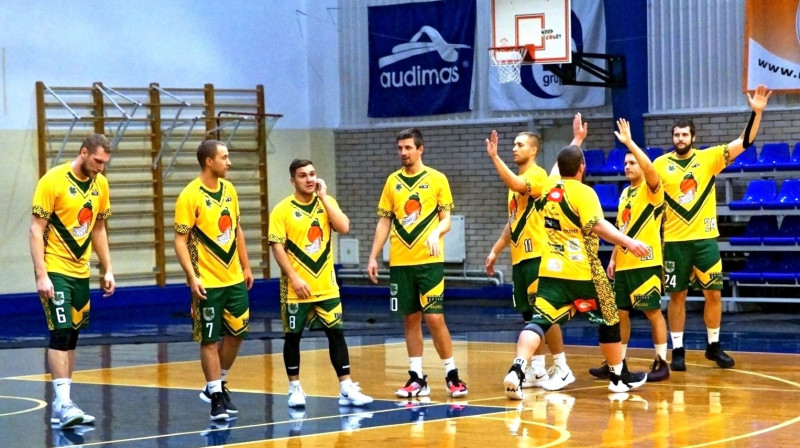 "Kandava"/"Anzāģe" basketbolisti. Foto: basket.lv