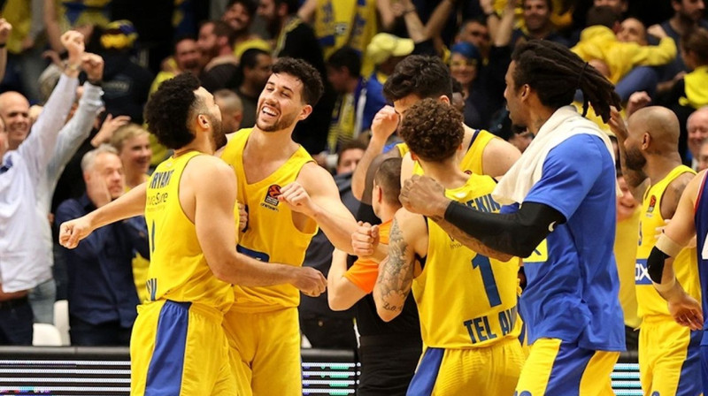 Skotijs Vilbekins, Amare Stademairs un citi Telavivas "Maccabi" basketbolisti. Foto: Euroleague