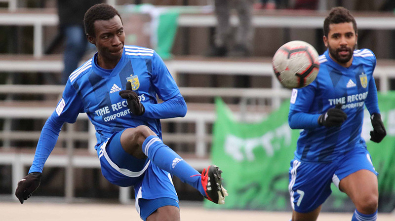 Abdulahi Alfa un Amansiu Fortišs. Foto no FK Ventspils Facebook lapas.