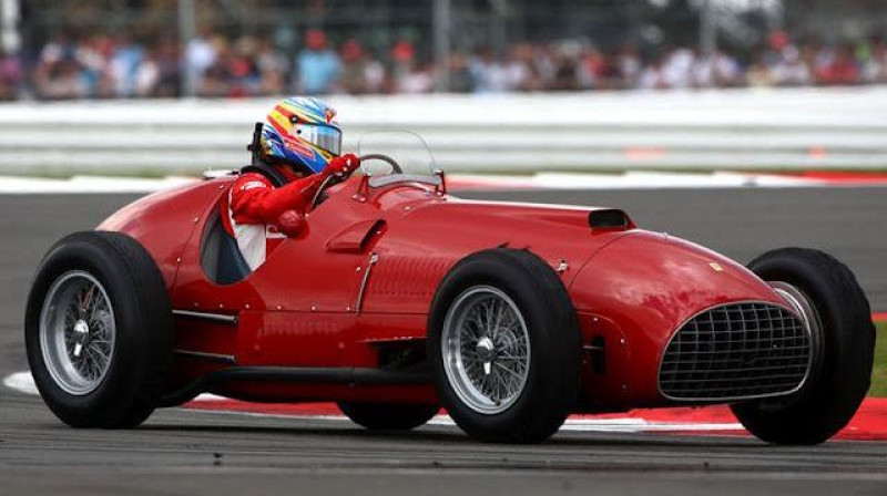 1950. gada "Ferrari" sacīkšu modelis 375 F1. Foto: Motorsport.com