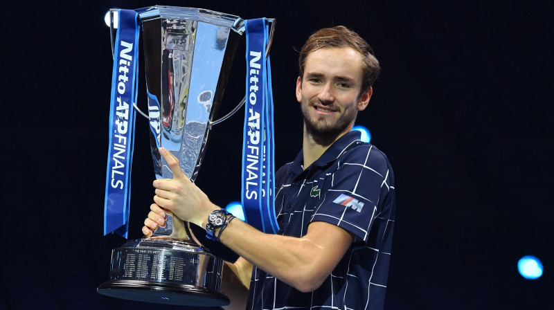 Daniils Medvedevs ar "ATP Finals" trofeju. Foto: AFP/Scanpix