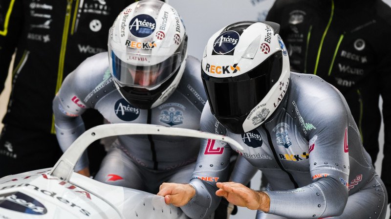 Oskars Ķibermanis un Matīss Miknis startā. Foto: Viesturs Lācis/bobslejs.lv