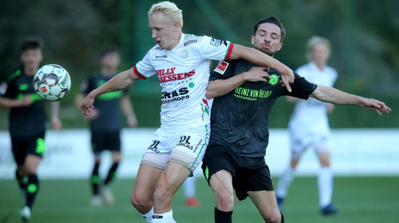 Mikaels Soisalo pārbaudes spēlē pret "Hannover 96". Foto: imago/DeFodi/Scanpix