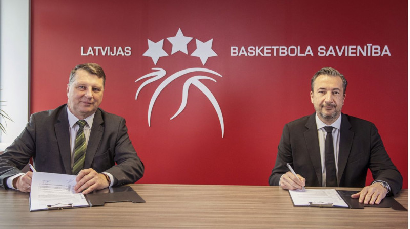 Raimonds Vējonis un Luka Banki. Foto: Basket.lv