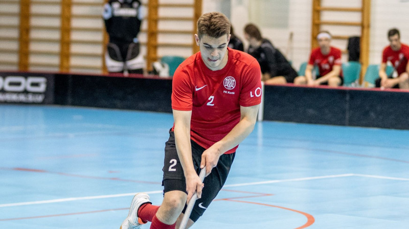 Ar Ralfa Poļa rezultatīvo sniegumu izrādījās par maz, lai "Kurši" uzvarētu Kocēnos. Varbūt šodien Valmierā?
Foto: Floorball.lv