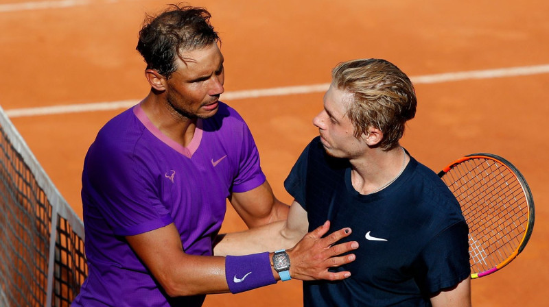 Rafaels Nadals un Deniss Šapovalovs. Foto: Reuters/Scanpix