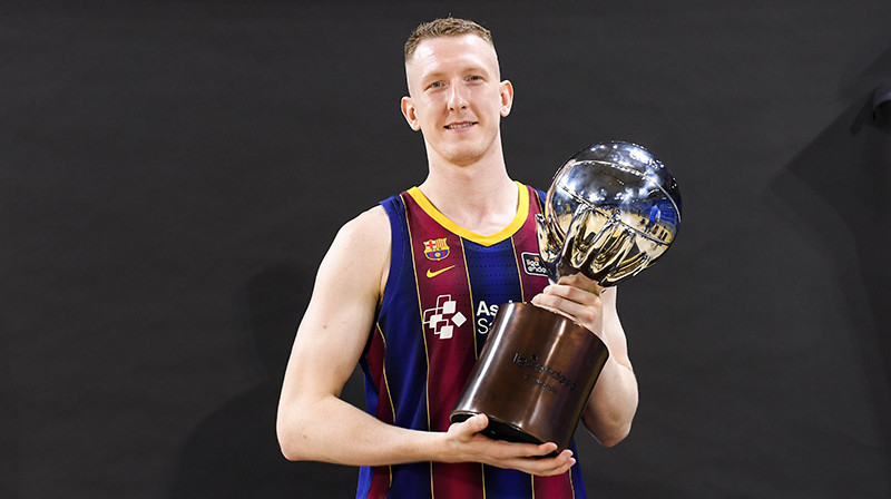 Rolands Šmits - otrais latvietis ACB līgas čempions. Foto: Barcelona