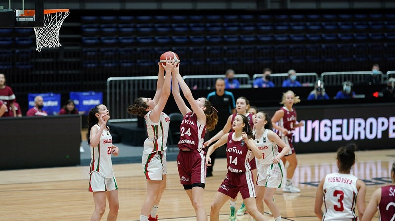 Krista Lukašēvica (#24) spēlē pret Bulgāriju. Foto: FIBA