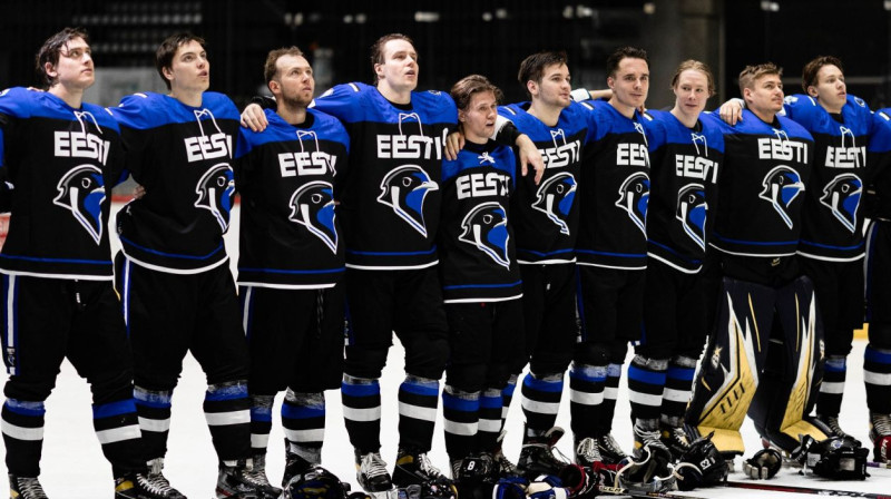 Igaunijas izlases hokejisti pēc uzvaras izcīnīšanas. Foto: Catherine Kõrtsmik