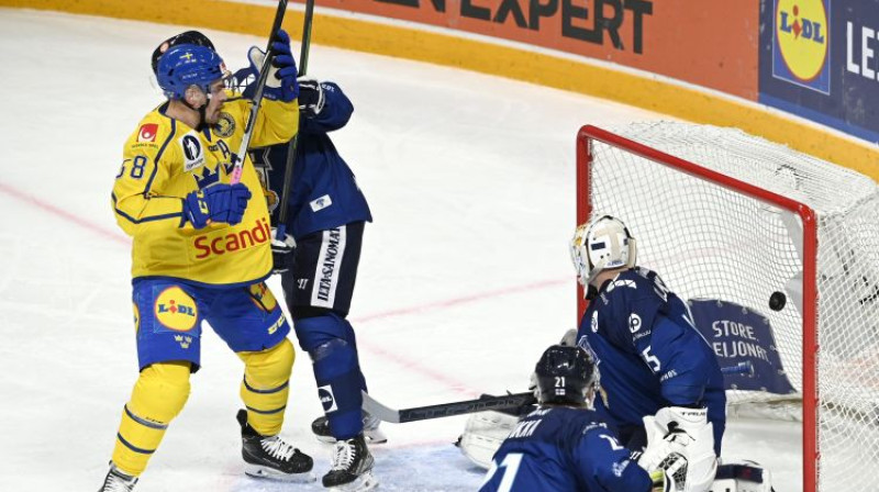 Antons Landers gūst vārtus pret Somiju. Foto: AP/Scanpix