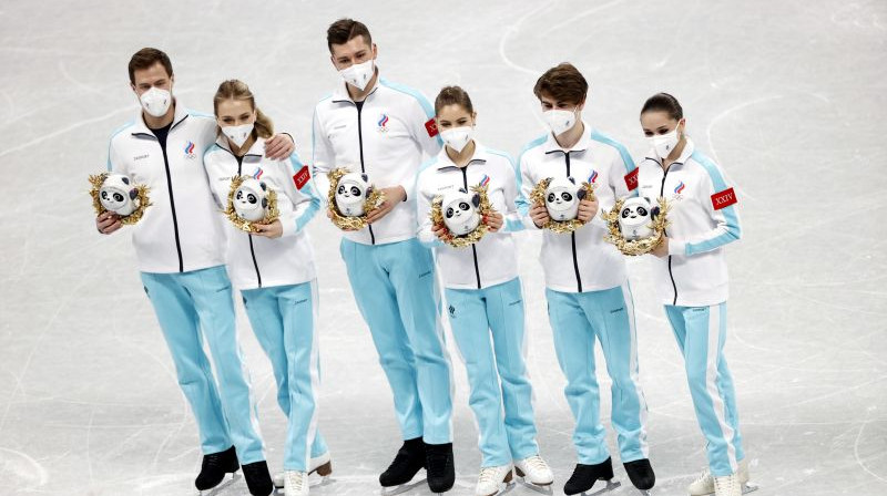Krievijas Olimpiskās komitejas daiļslidošanas komanda. Foto: EPA/Scanpix