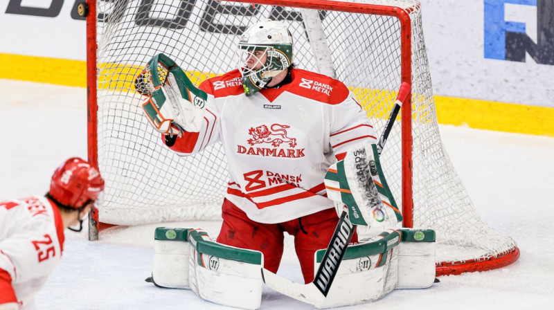 Dānijas hokeja izlases vārtsargs Frederiks Dihovs-Nisens. Foto: Ishockeylandsholdene