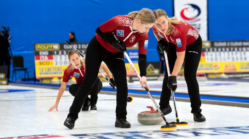 No kreisās: Ieva Rudzīte, Tīna Siliņa, Katrīna Gaidule
Foto: Ansis Ventiņš