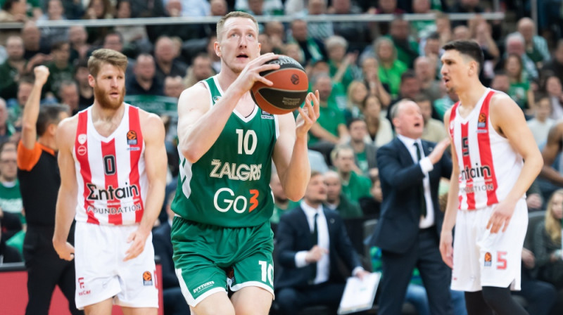 Rolands Šmits mačā pret "Olympiacos". Foto: Dainius Lukšta/basketnews.lt