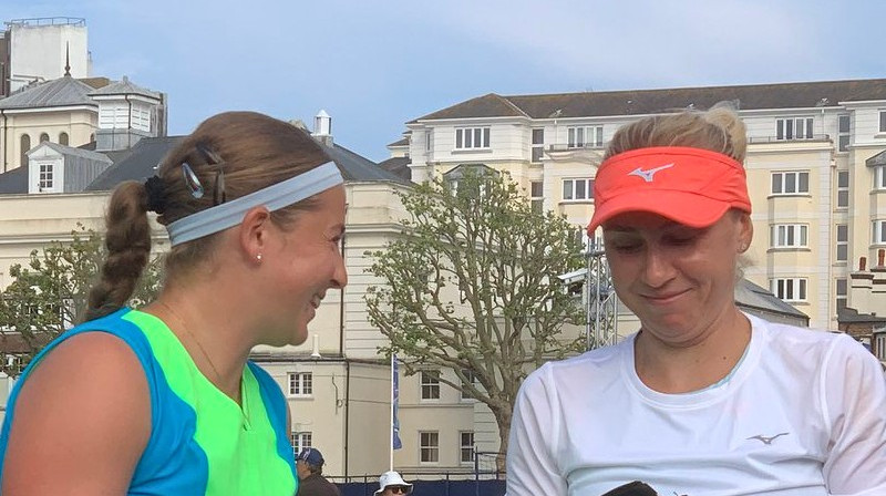 Aļona Ostapenko un Ludmila Kičenoka. Foto: Elisa Alcoba / Elisse Tennis
