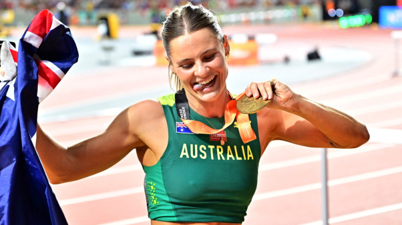 Austrālijas rekordiste kārtslēkšanā Nina Kenedija. Foto: Reuters/Scanpix