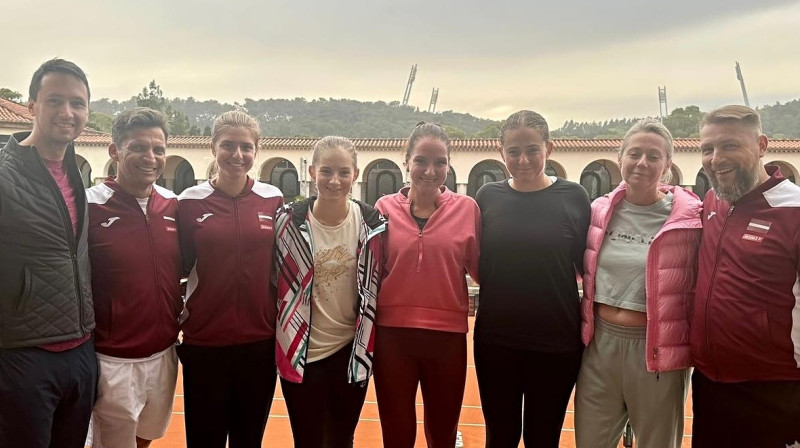 Sieviešu tenisa izlase: Adelina Lačinova, Daniela Vismane, Darja Semeņistaja, Aļona Ostapenko. Foto: Latvijas Tenisa savienība