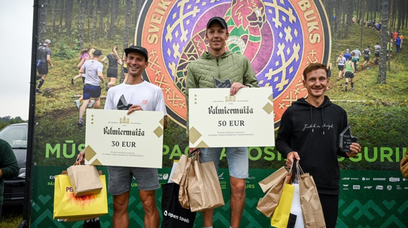 Trijnieks vīriešiem "GARMIN Lūsī". No kreisās: G.Kalniņš, K.Bērziņš un V.Rubels. Foto: Jānis Ukass.