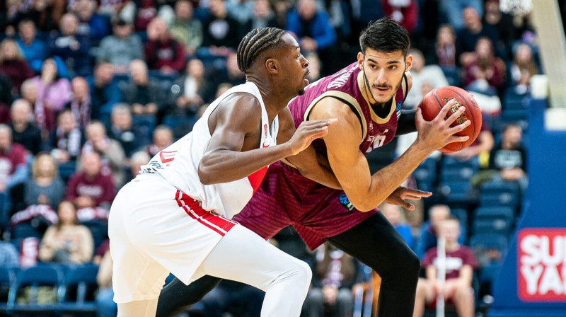 Grieķis Jorjoss Kalaidzakis ar bumbu Panevēžas "Lietkabeļa" spēlē pret Francijas "JL de Bourg-en-Bresse".
Foto: BC Lietkabelis Panevėžys