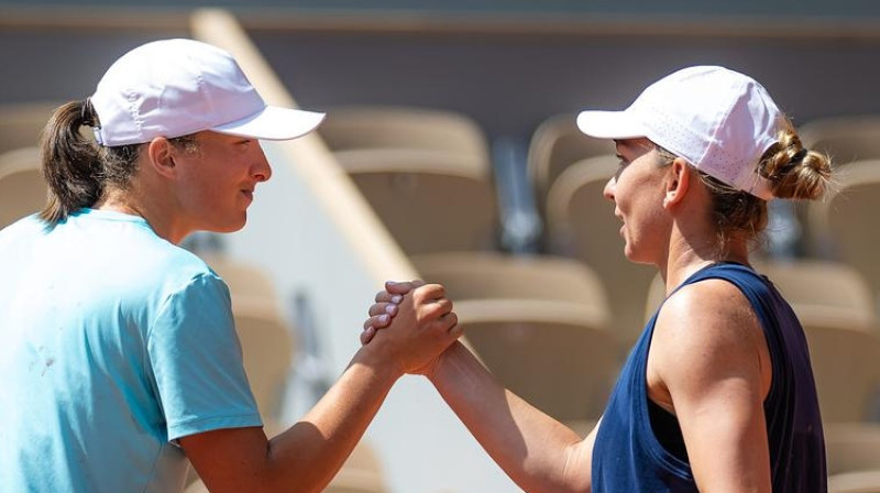 Iga Švjonteka un Simona Halepa. Foto: Jimmie48 / WTA