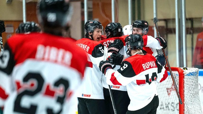 Austrijas U20 valstsvienības hokejisti. Foto: Domen Jančič/Hokejska zveza Slovenije