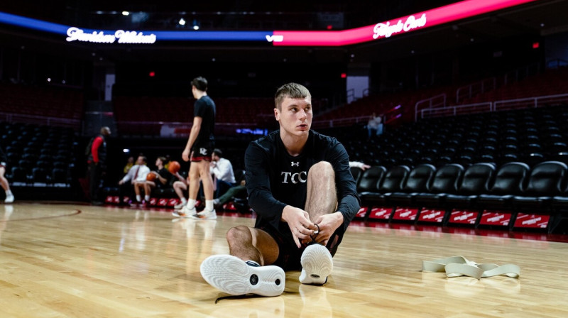 Roberts Blūms. Foto: Dani Gariglio/Davidson College Men's Basketball