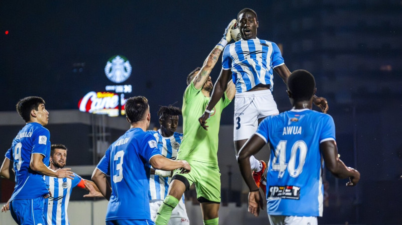 Mirklis no "Riga" un Džizakas "Sogdiana" spēles Dubaijā. Foto: Riga FC