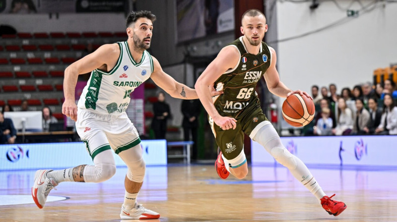 Kristers Zoriks uzbrukumā. Foto: FIBA