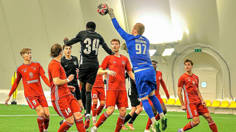 Mirklis no "Valmieras" un Lāgri "Harju" spēles Tartu. Foto: Valmiera FC