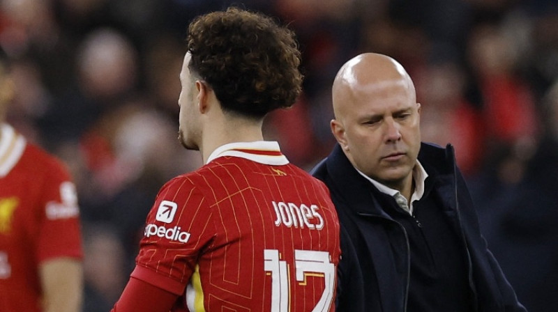 Kērtiss Džounss un Arne Slots. Foto: Action Images via Reuters/Scanpix