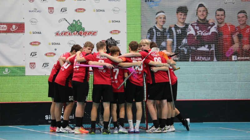 Lielvārdes jaunie flobolisti pārliecinoši aizvadīja regulāro sezonu un līdzīgi sākuši arī izslēgšanas turnīru, foto: Floorball.lv