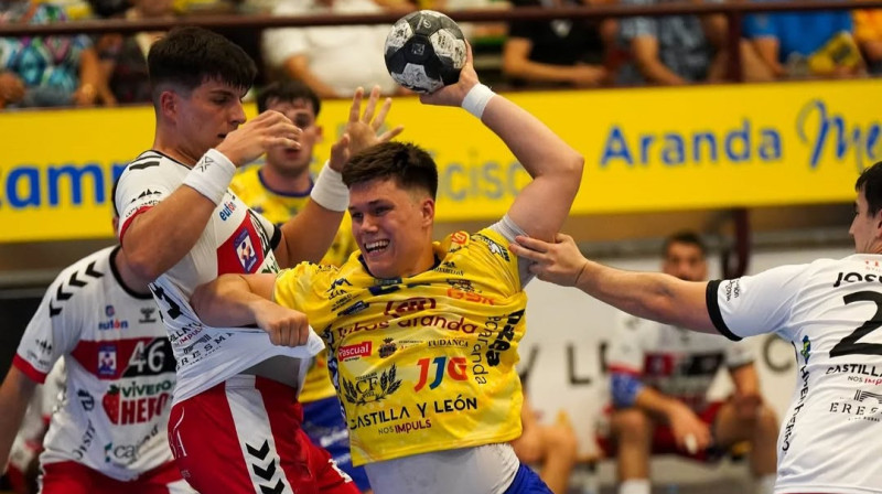 Jevgeņijs Rogonovs uzbrukumā. Foto: Alberto Calvo/Tubos Aranda Villa de Aranda