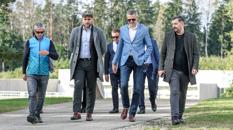 IZM delegācija Smeceres silā. Foto: Agris Veckalniņš