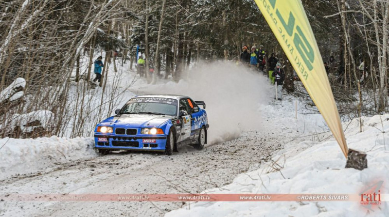 Kārļa Dzenīša ekipāža. Foto: Roberts Šivars, 4rati.lv