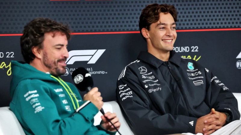 Fernando Alonso un Džordžs Rasels. Foto: Motorsport.com